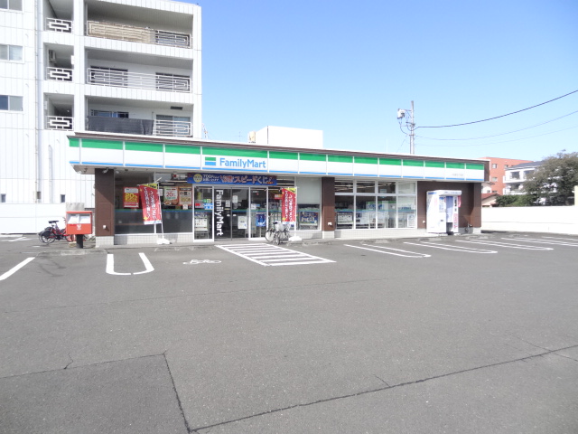 コンビニ　ファミリーマート小田原五丁目店（コンビニ）まで380m