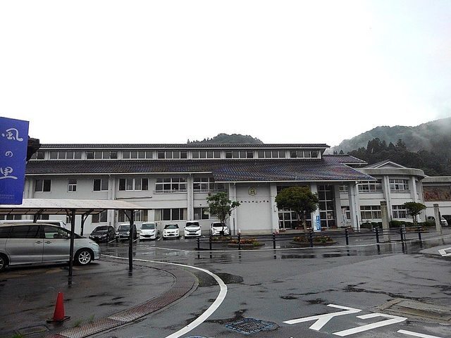 小学校　世羅町甲山小学校（小学校）まで450m