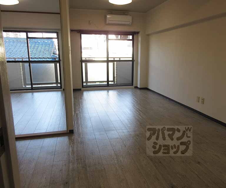 居室・リビング　広々としたお部屋で過ごしやすいです！