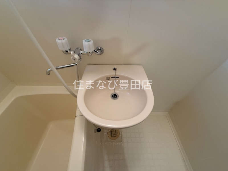 洗面設備　同型タイプ