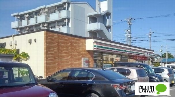 コンビニ　セブンイレブン半田出口町１丁目店（コンビニ）まで416m