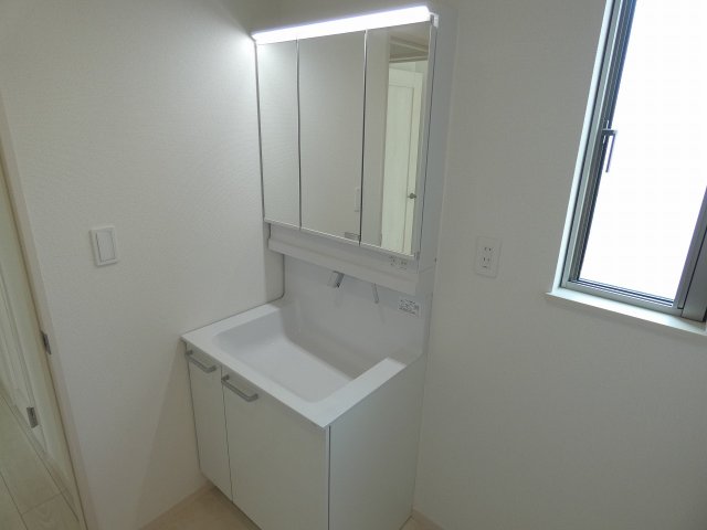 洗面設備　忙しい朝に便利なシャンプードレッサー
