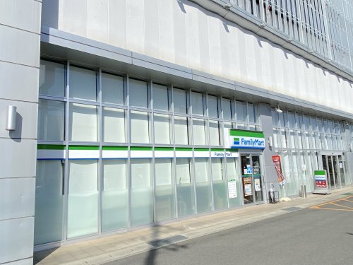 コンビニ　ファミリーマート イル・サローネ貝塚店（コンビニ）まで542m