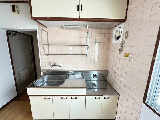 キッチン　※別部屋の写真です