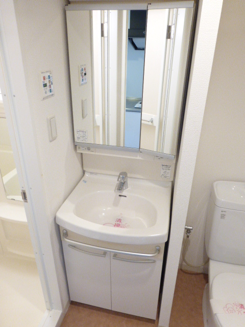 洗面設備　※別部屋の参考写真です。