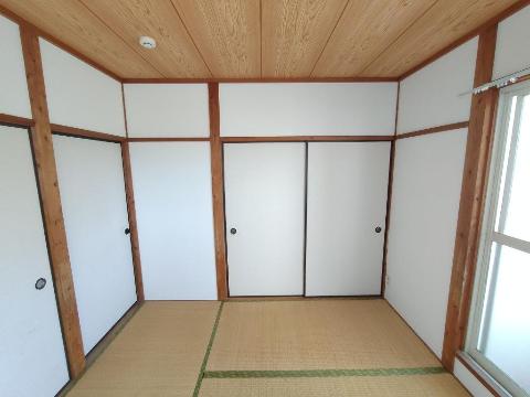 居室・リビング　室内