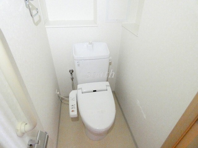 トイレ　ウォシュレット付きのトイレ