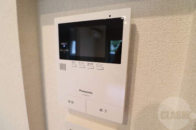 セキュリティ　モニターホンで訪問者を確認でき安心ですね