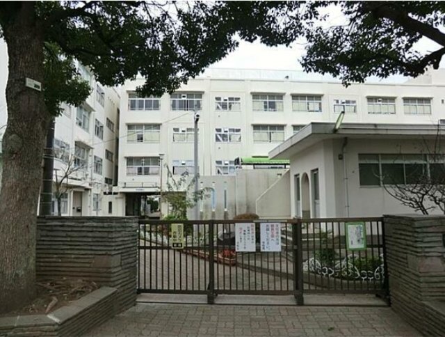 小学校　横浜市立二俣川小学校（小学校）まで1038m