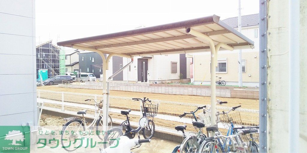 その他　屋根付き駐輪場