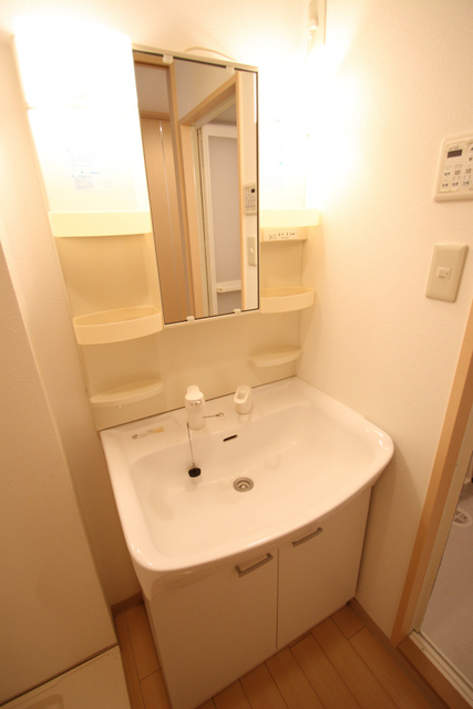 洗面設備　※角部屋のお写真を参考にしております