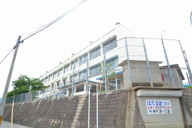 小学校　広島市立畑賀小学校（小学校）まで110m