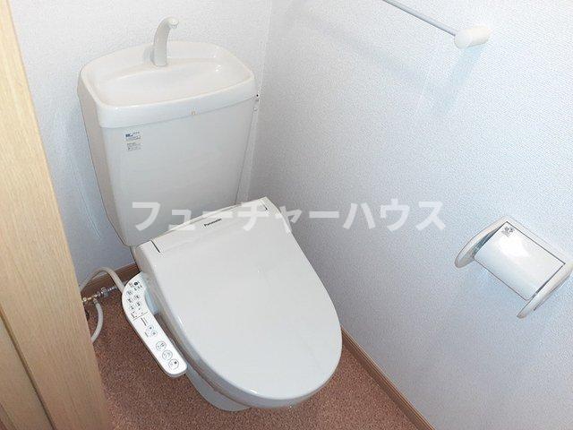 トイレ　清潔感のあるトイレです