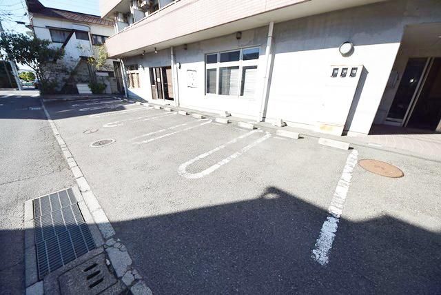 駐車場　★ＲＣマンション！防音性に優れております！！★