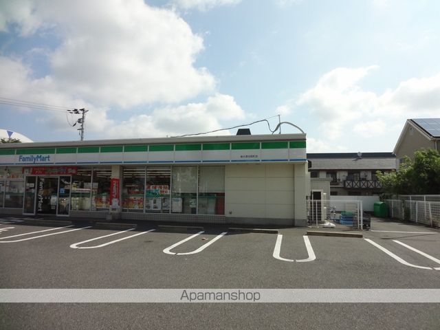 コンビニ　ファミリーマート泉大津虫取店（コンビニ）まで25m