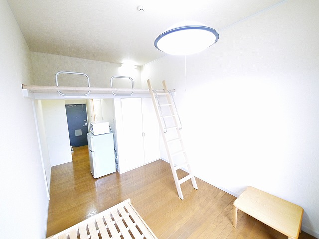 その他部屋・スペース　広くて明るい寝室