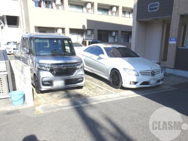 駐車場　敷地内駐車場