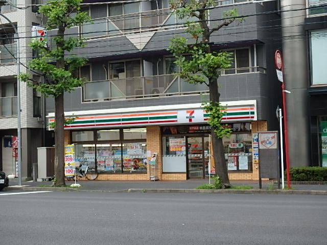 コンビニ　セブンイレブン横浜東白楽駅南店（コンビニ）まで182m