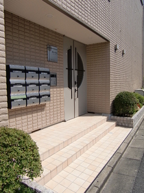 エントランス　防犯面も安心のオートロック