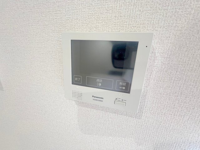 セキュリティ　TVモニターホンで来客が誰か確認してから開けて下さいね