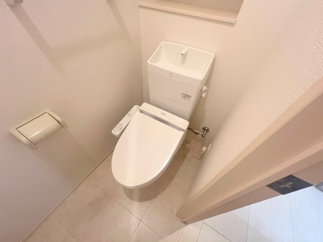 トイレ　綺麗なトイレにはウォシュレット標準装備です。