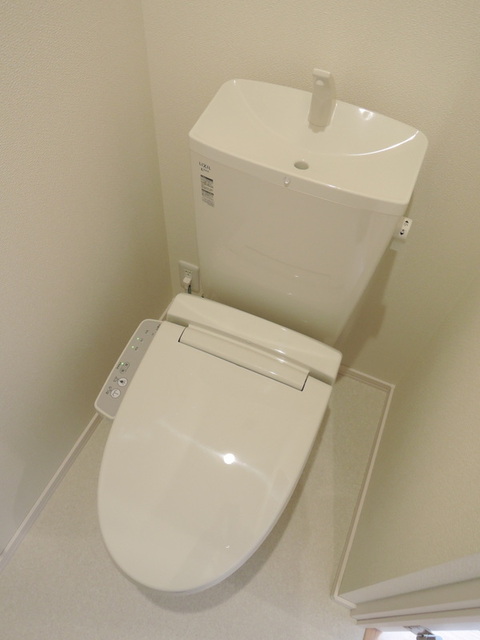 トイレ　★トイレは温水洗浄便座付きです★