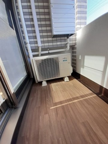 バルコニー　暖かな日差しのふりそそぐバルコニー