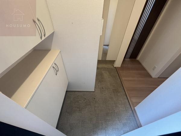 玄関　収納もある玄関です