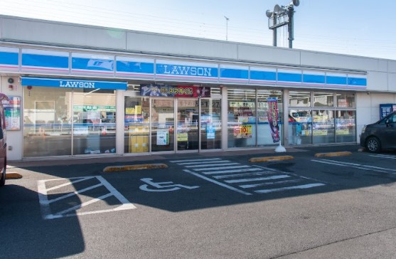 コンビニ　ローソン 町田小山町店（コンビニ）まで135m