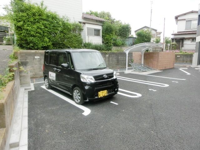駐車場　敷地内に駐車場があります