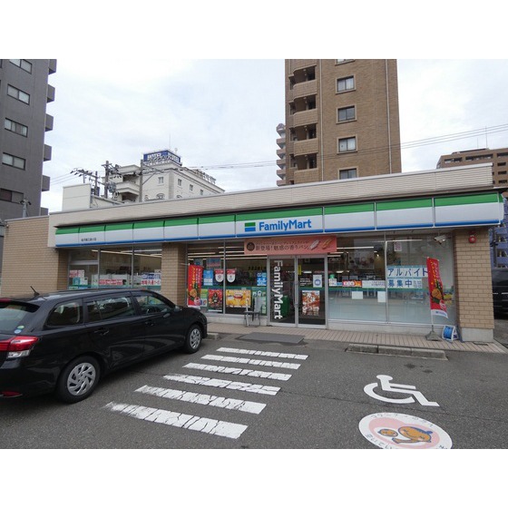 コンビニ　ファミリーマート金沢諸江通り店（コンビニ）まで538m