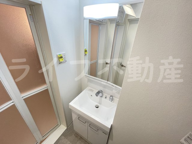 洗面設備　独立洗面化粧台付き
