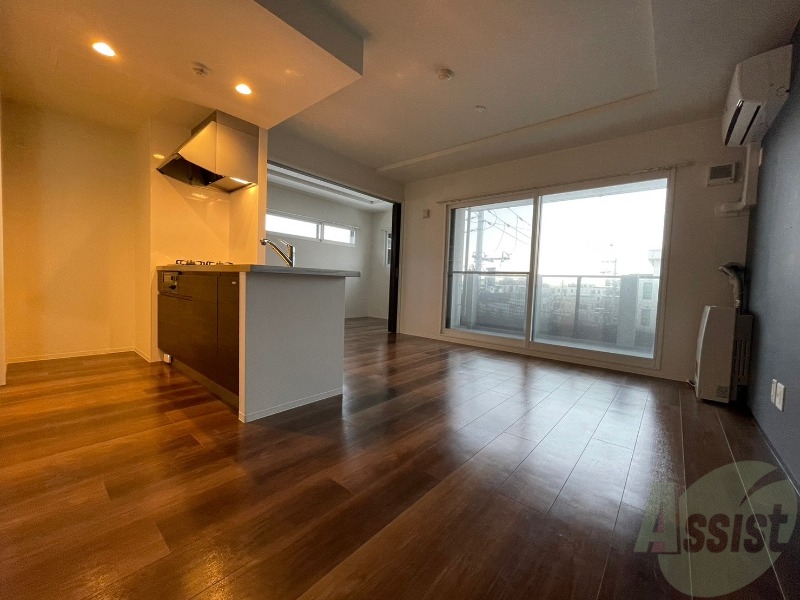 居室・リビング　広くてキレイなお部屋が広がっていて、充実した生活が送れそう。