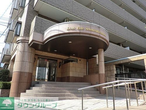 エントランス　エントランス外観