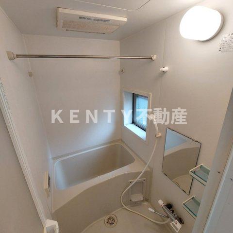 バス・シャワールーム　落ち着いた空間のお風呂です