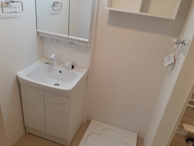 洗面設備　コンパクトで使いやすい洗面所
