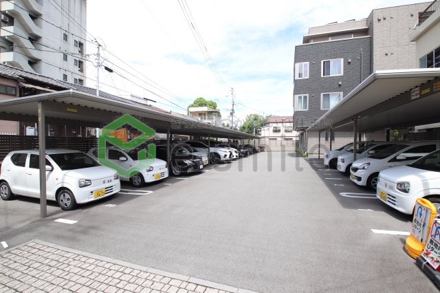 駐車場　駐車場があります