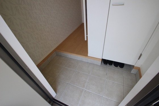 玄関　※別部屋の写真です