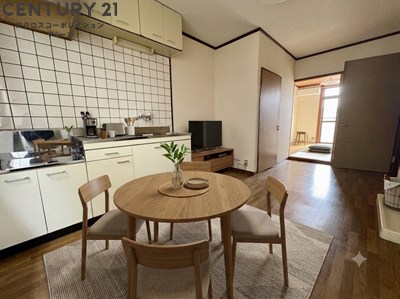 居室・リビング　落ち着いたカラーのフローリングです！
