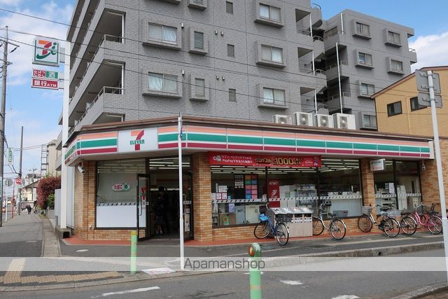 コンビニ　セブンイレブン（コンビニ）まで182m