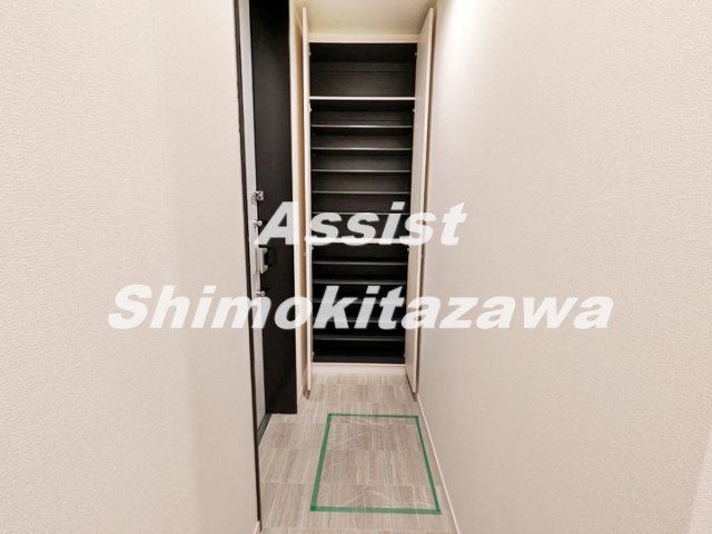 玄関　※同物件の参考写真です