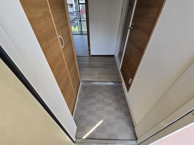 玄関　収納もある玄関です