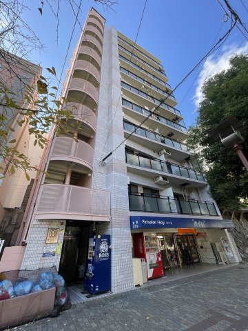 建物外観　落ち着いた雰囲気の外観です