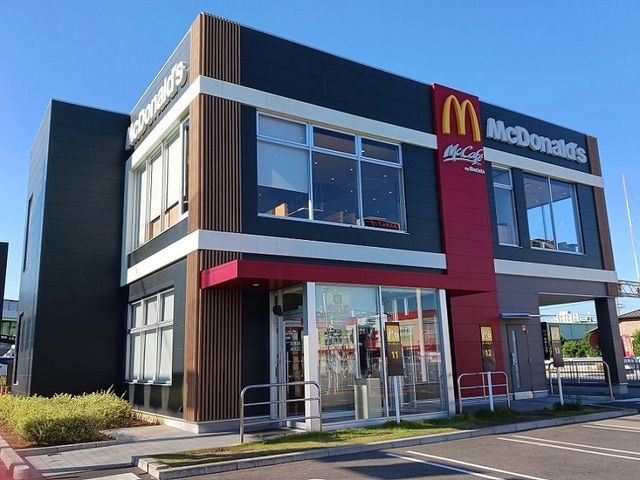 飲食店　マクドナルド様（飲食店）まで450m