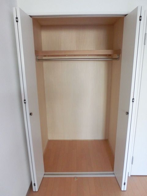 収納　奥行きのあるクローゼット完備