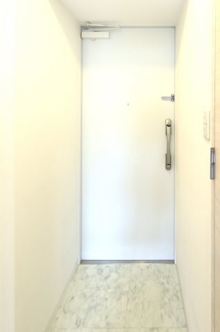 玄関　参考写真（同物件別部屋）