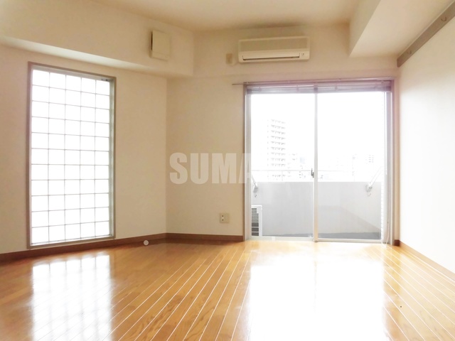 居室・リビング　2面採光角部屋です♪