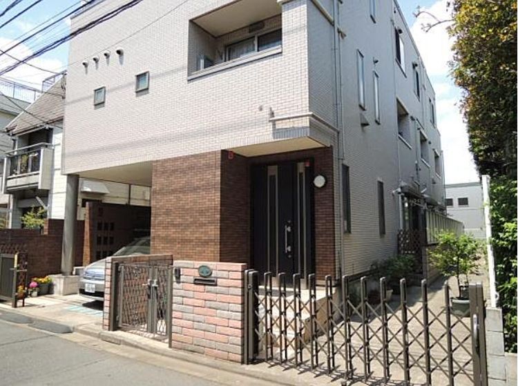 エントランス　弊社は都内全域の物件をご紹介可能です！