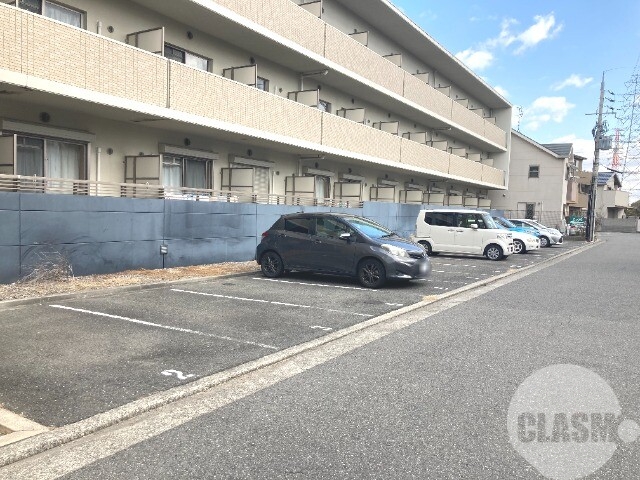 駐車場　敷地内駐車場