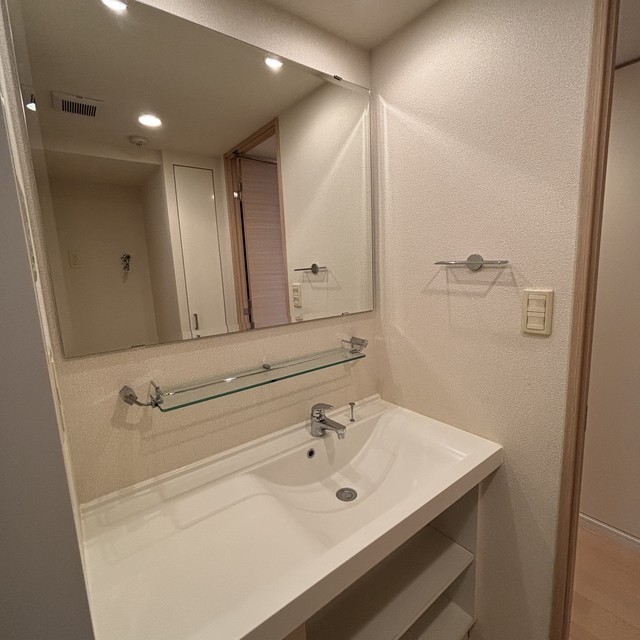 洗面設備　※写真は同タイプ住戸です。